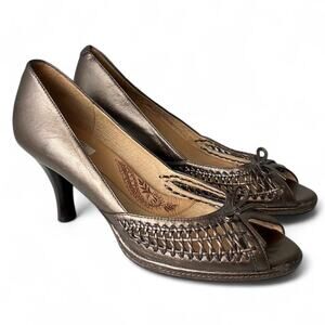 Sofft Leather  Bowtie Netted Peeptoe Heels in Sz 9M